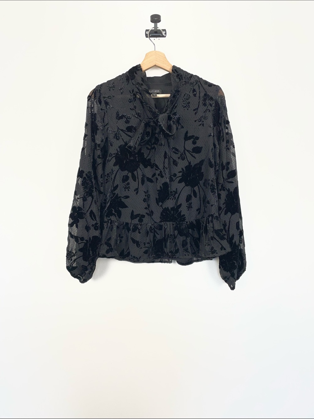 Express Y2K Black Sheer Velvet Burnout Tie-Neck Peplum Hem Blouse Women's S - Picture 2 of 8